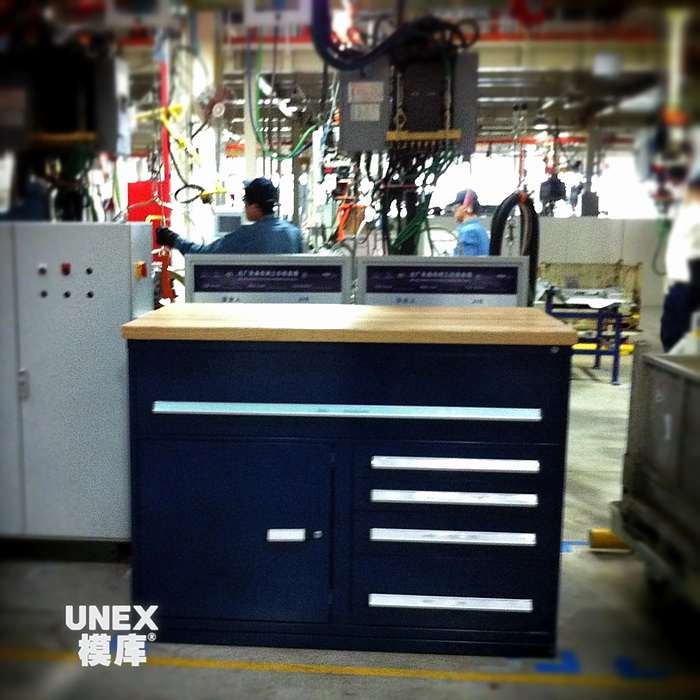 榉木台面重型工具柜应用于精益生产